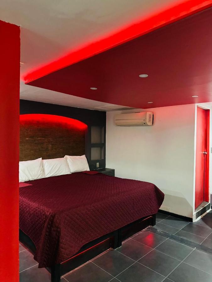 Sal De La Monotonia Con Tu Pareja - Discret Love hotel